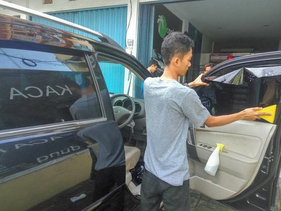 Jual & Pasang Kaca Film di Mobil Tangerang